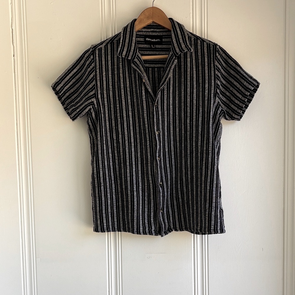 3/$30! Men's Black and White Striped Casual Woven Button Down Shirt